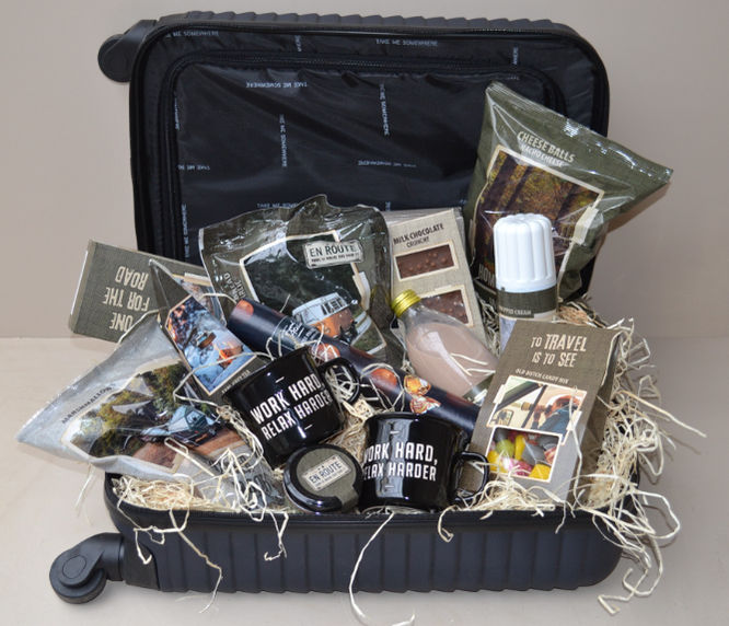 Een uniek kerstpakket idee: een kerstpakket in een bedrukte koffer